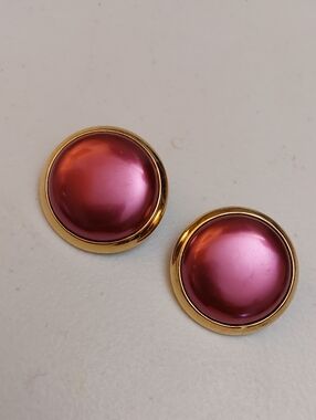Vtg Richelleu Raspberry Pink Cabochon On Gold Tone Clip On Earrings Runway Bold